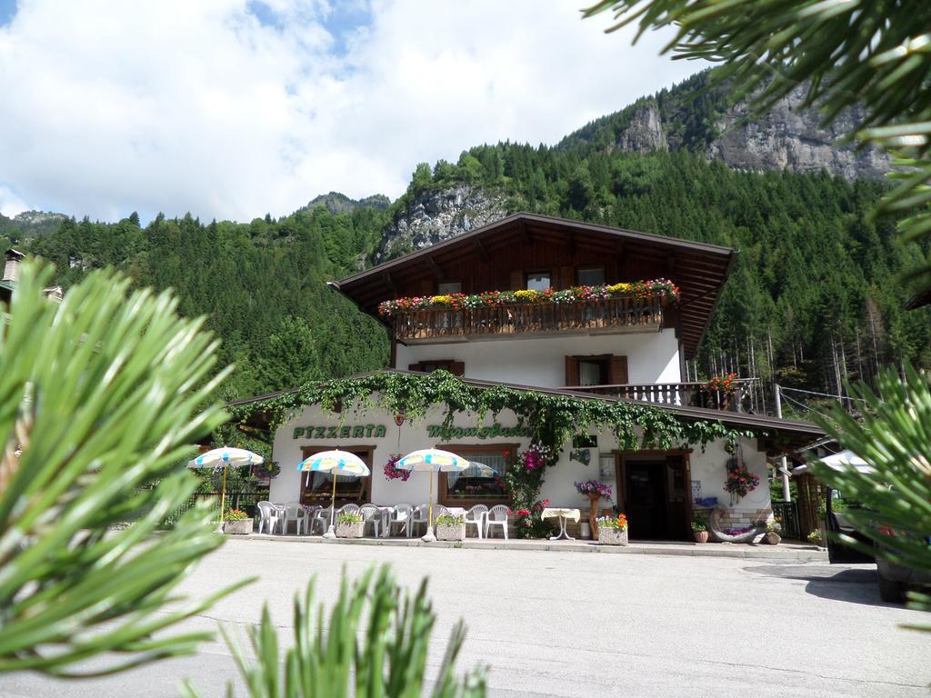Affittacamere Pizzeria Marmolada Rocca Pietore Eksteriør bilde